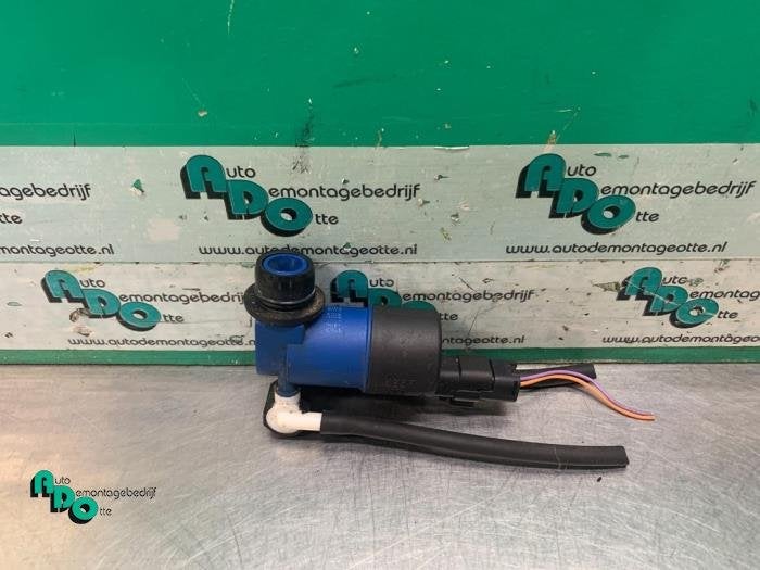 Ruitensproeierpomp voor van een Renault Clio (Clio 3 06-), Gebruikt, -, Renault, -