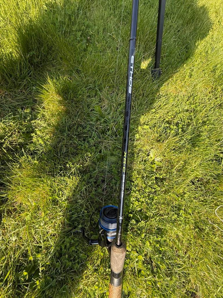 2x Matrix XRC Feeders 10ft met 1 topje extra, Ophalen, Zo goed als nieuw, Molen