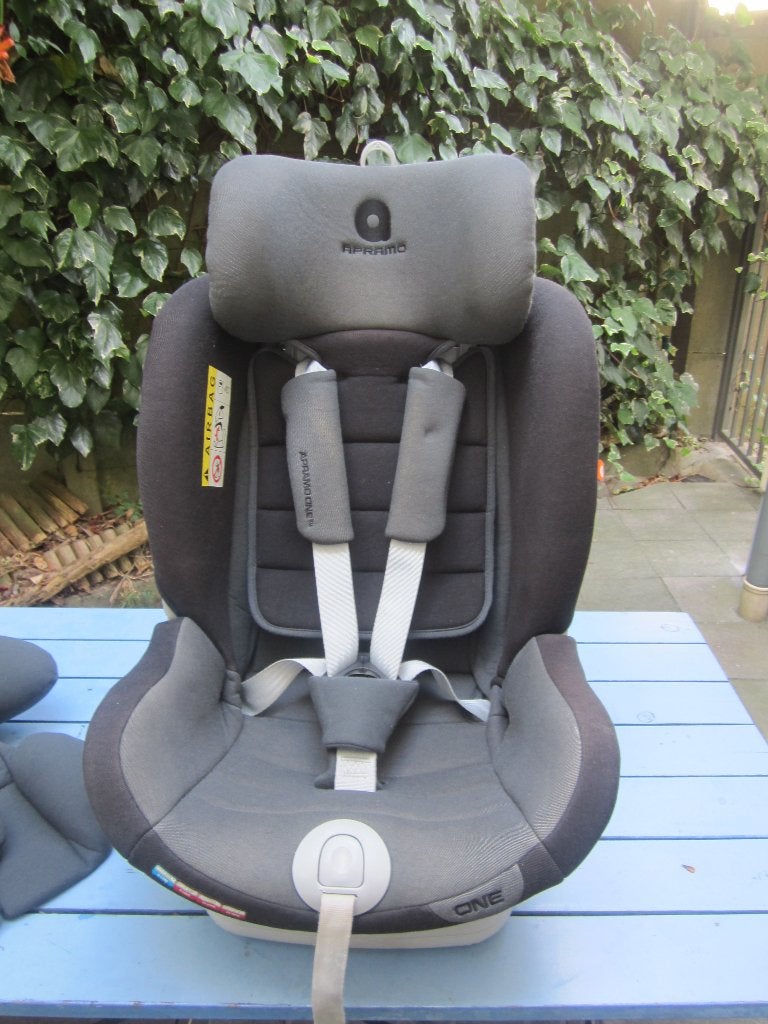 Siège siège auto APRAMO ONE pivotant groupe 0+/1/2/3, Enfants & Bébés, Sièges auto, Enlèvement, Ceinture de sécurité
