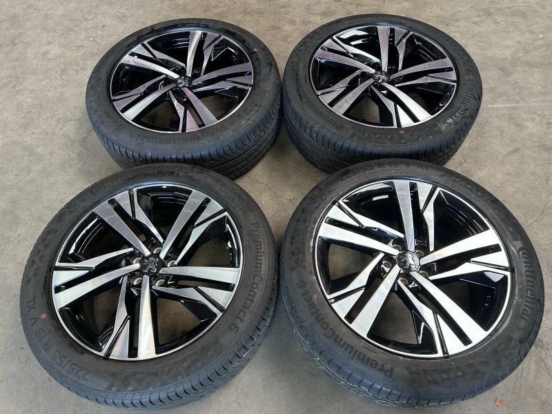 19 inch originele velgen + zomerbanden Peugeot 3008 | 5008, Autos : Pièces & Accessoires, Neuf, Pneus et Jantes, Véhicule de tourisme