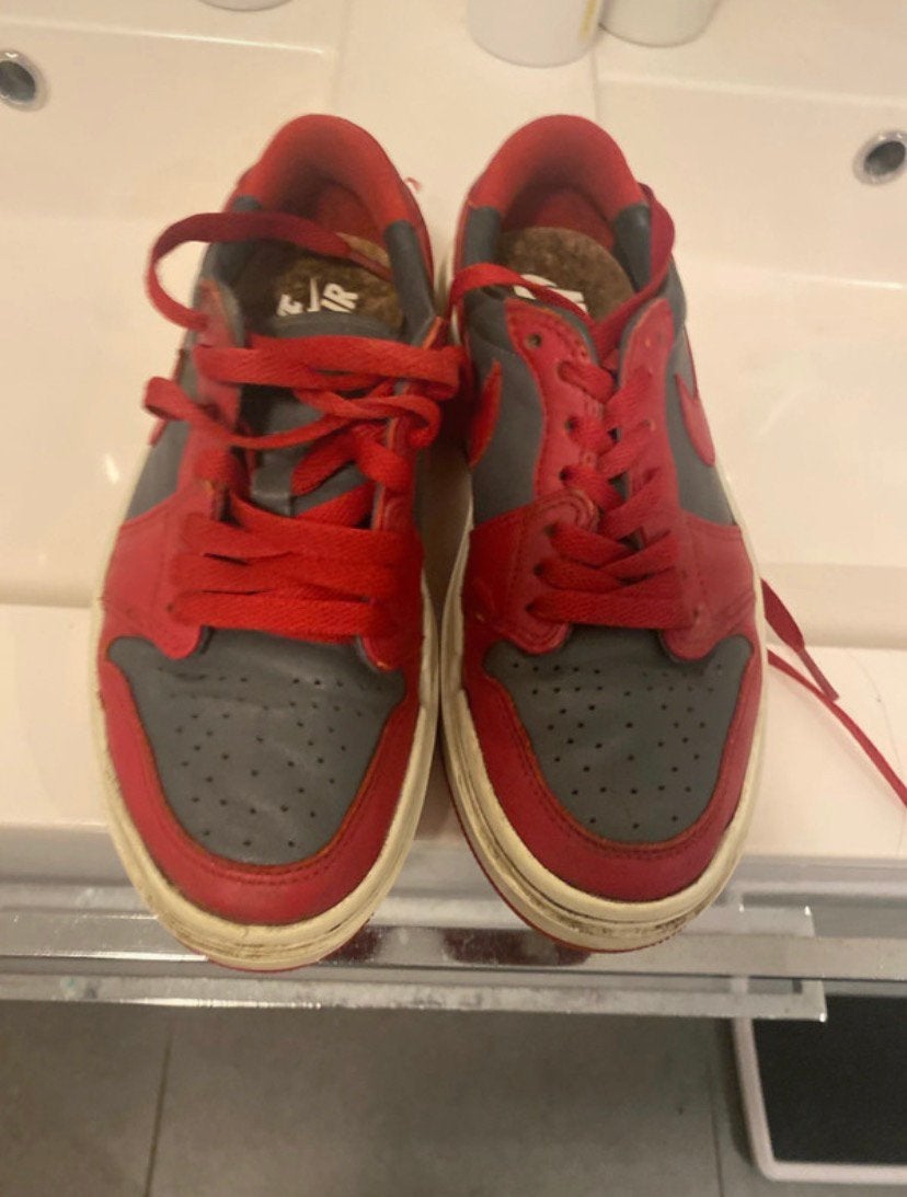 Nike air  rood grijs, Gebruikt, Nike, Ophalen of Verzenden, Overige sporten