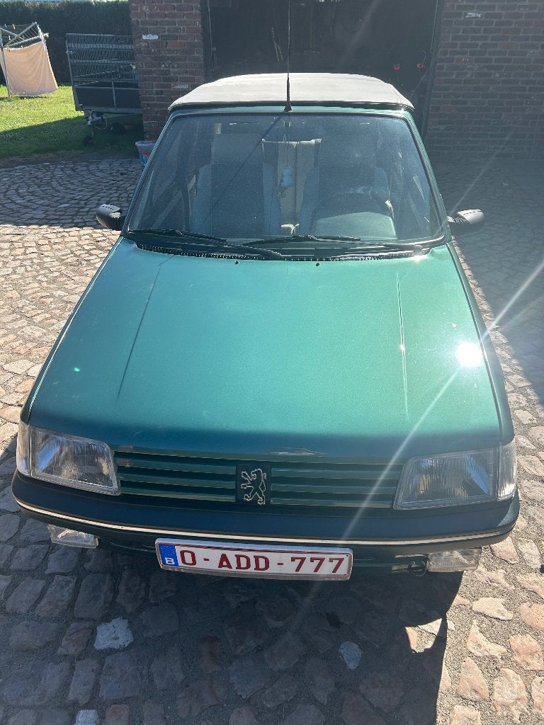 Peugeot 205 cabrio rolland Garros, Cabriolet, Leder, Overige kleuren, Handgeschakeld