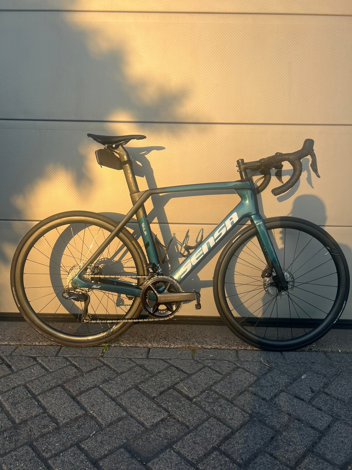 Magnifique SENSA GIULIA EVO Integrale, DI2 Ultegra 12 S, Vélos & Vélomoteurs, Vélos | Vélos de course, Enlèvement ou Envoi, Comme neuf
