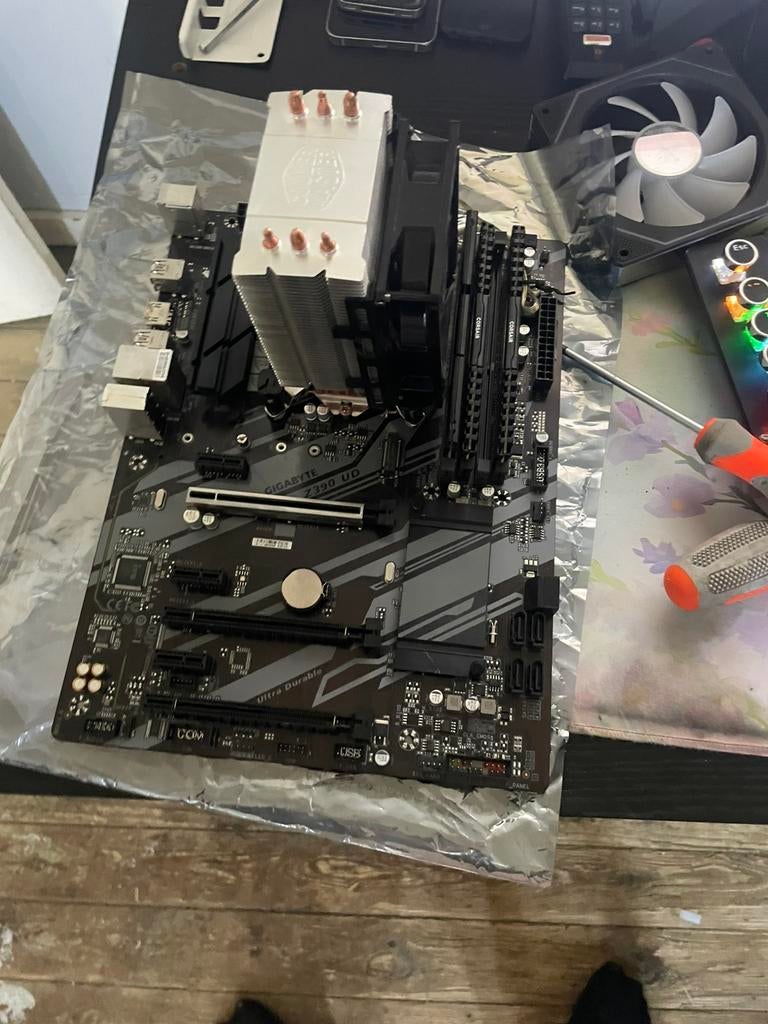 Carte mere + cpu + ram lire la description faire offre, Enlèvement ou Envoi, Comme neuf, Intel, DDR4