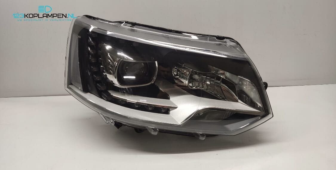 VW Volkswagen T5 Facelift 7E Xenon Led koplamp rechts 7E5941, Autos : Pièces & Accessoires, Éclairage, Volkswagen, Utilisé, Enlèvement ou Envoi