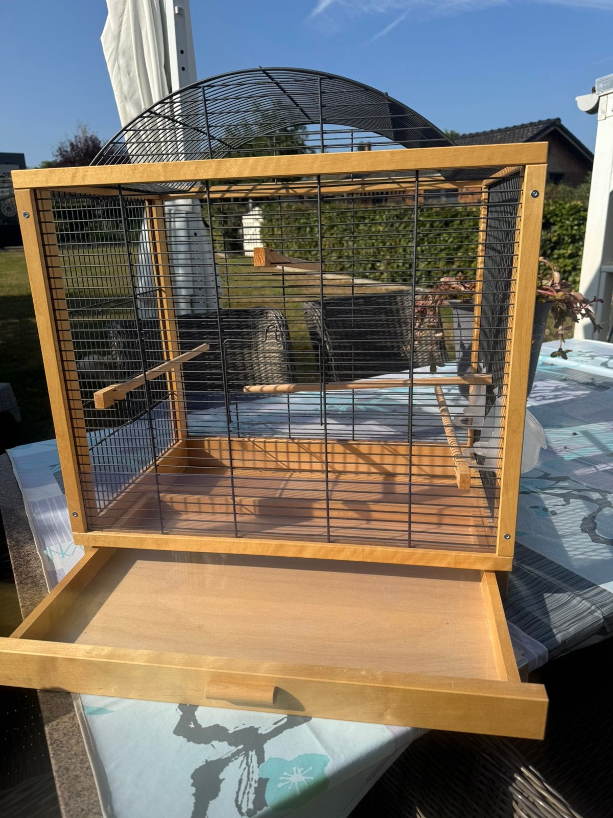 Belle cage à oiseaux en bois (6 mois), très bien utilisée, Animaux & Accessoires, Oiseaux | Cages & Volières, Enlèvement, Comme neuf