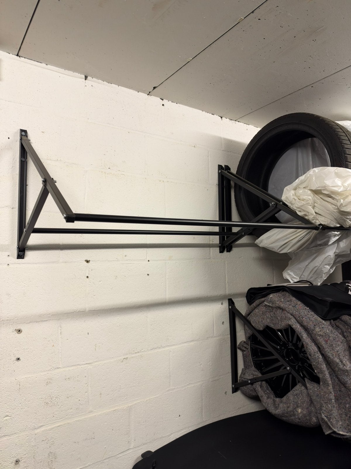 4x supports pour roues / pneus, Enlèvement, Comme neuf
