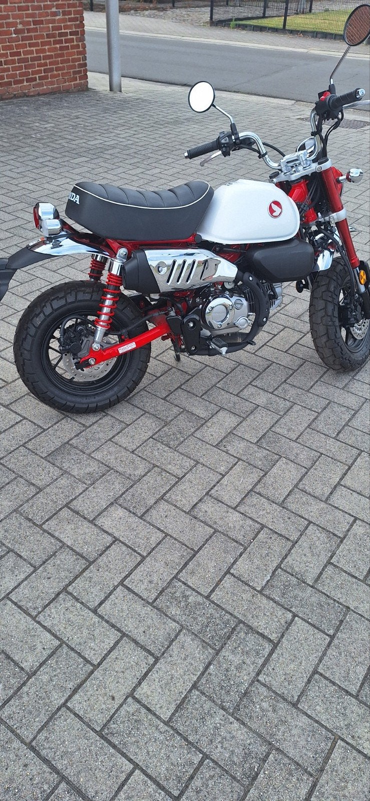 à vendre Honda Monkey 125 8 mois 470 km .geen fun bieders, Motos, Motos | Honda, Particulier