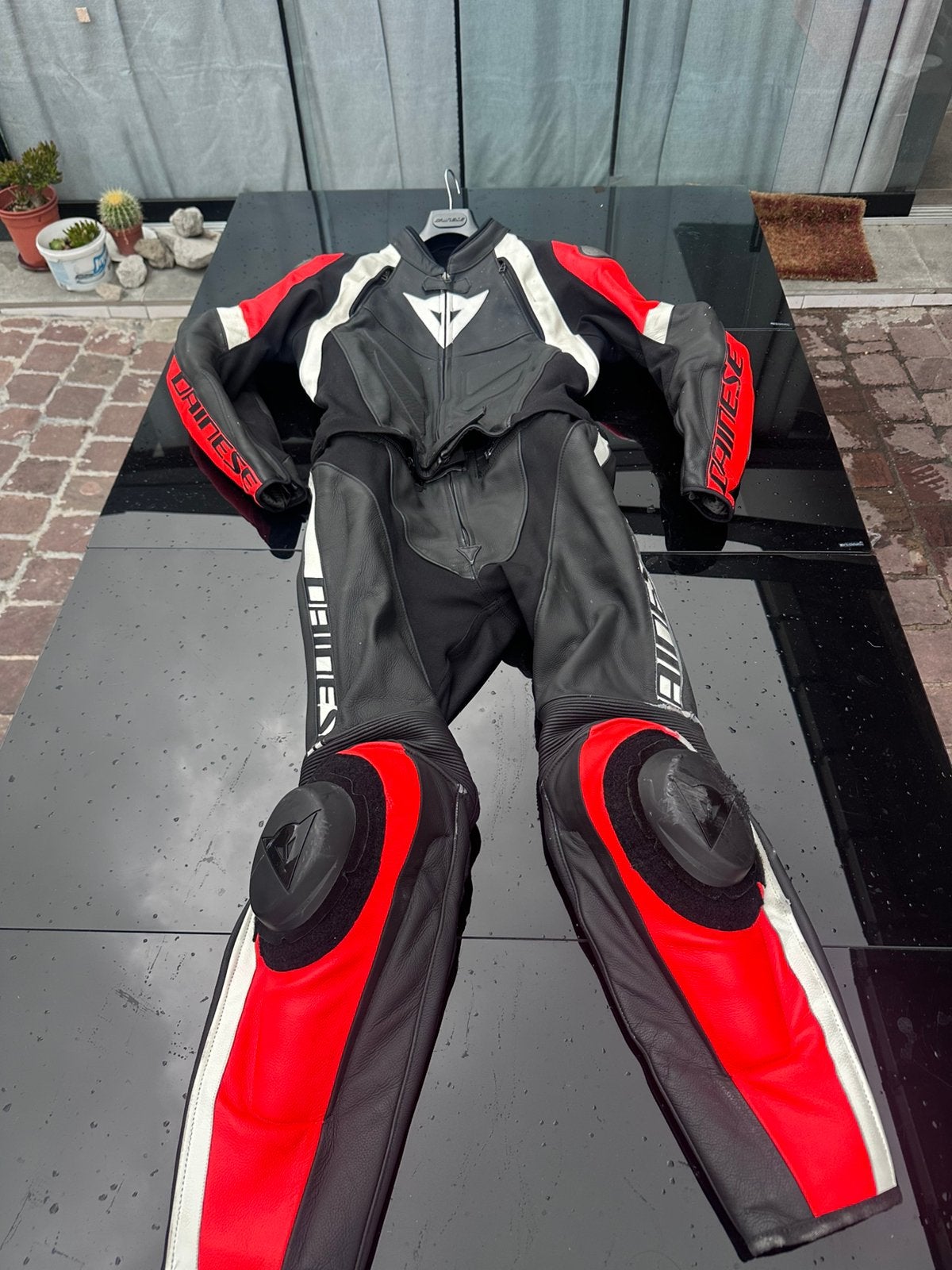 Dainese leren motorpak – maat 50 – zwart/rood/wit, Motoren, Kleding | Motorkleding, Ophalen of Verzenden