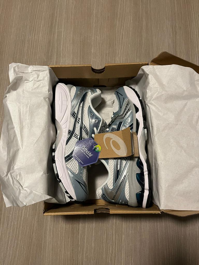 Asics Gel Kayano 14, Ophalen of Verzenden, Zo goed als nieuw, Wit