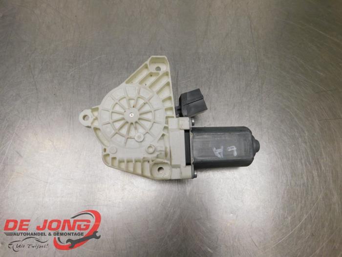 Moteur de vitre portière d'un Mercedes B-Klasse, 3 mois de garantie, Utilisé, -, -