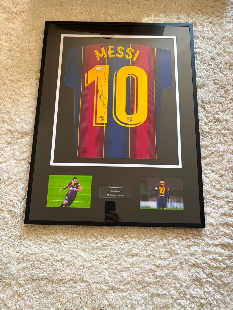 Ingelijst gesigneerd Messi shirt FC Barcelona 2020/2021, Verzamelen, Ophalen of Verzenden, Zo goed als nieuw, Shirt