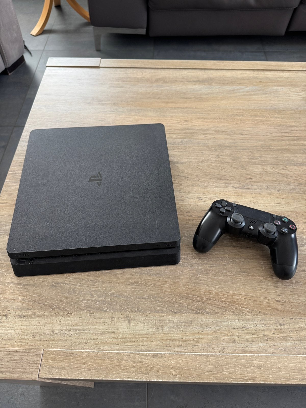 Ps4 slim 500 gb met 2 controllers en 7 games, Met 2 controllers, Ophalen of Verzenden, Zo goed als nieuw, Slim