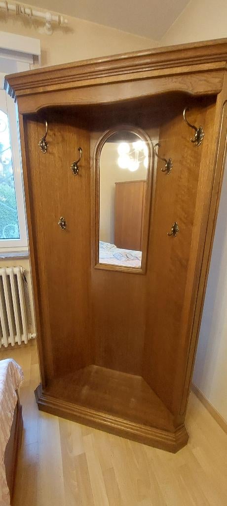 Klassieke houten vestiairekast met spiegel en kapstokhaken, Antiek en Kunst, Ophalen