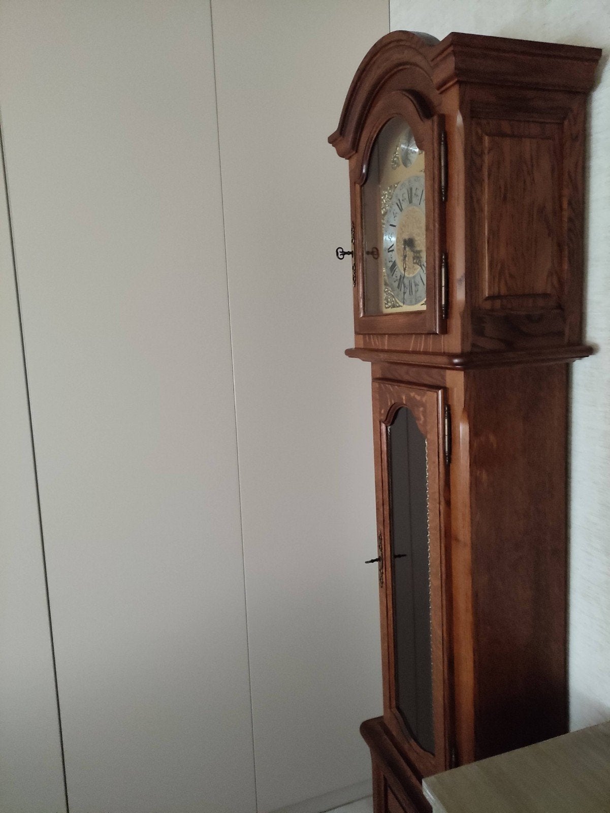 horloge debout, Enlèvement