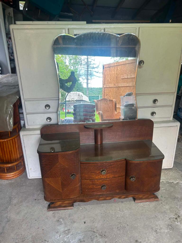 Ancienne coiffeuse, Enlèvement, Utilisé