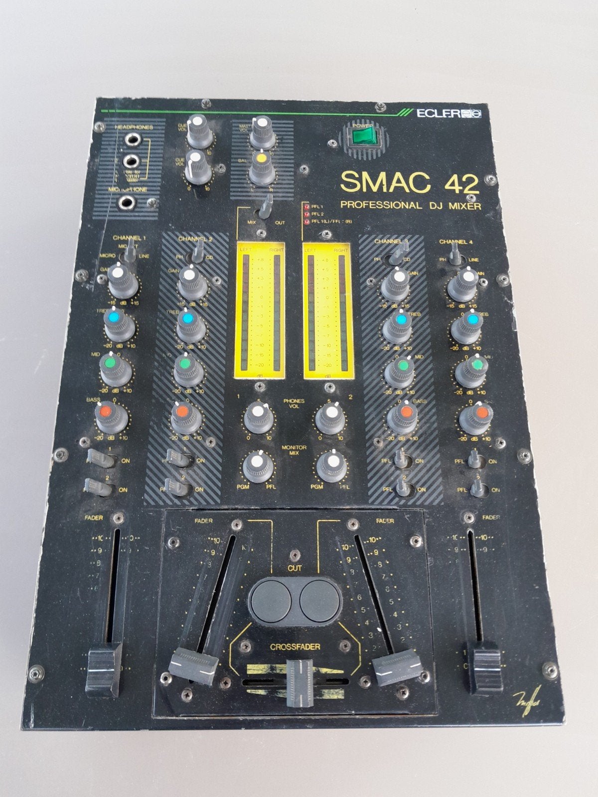 Table de mixage Ecler smac42, Enlèvement