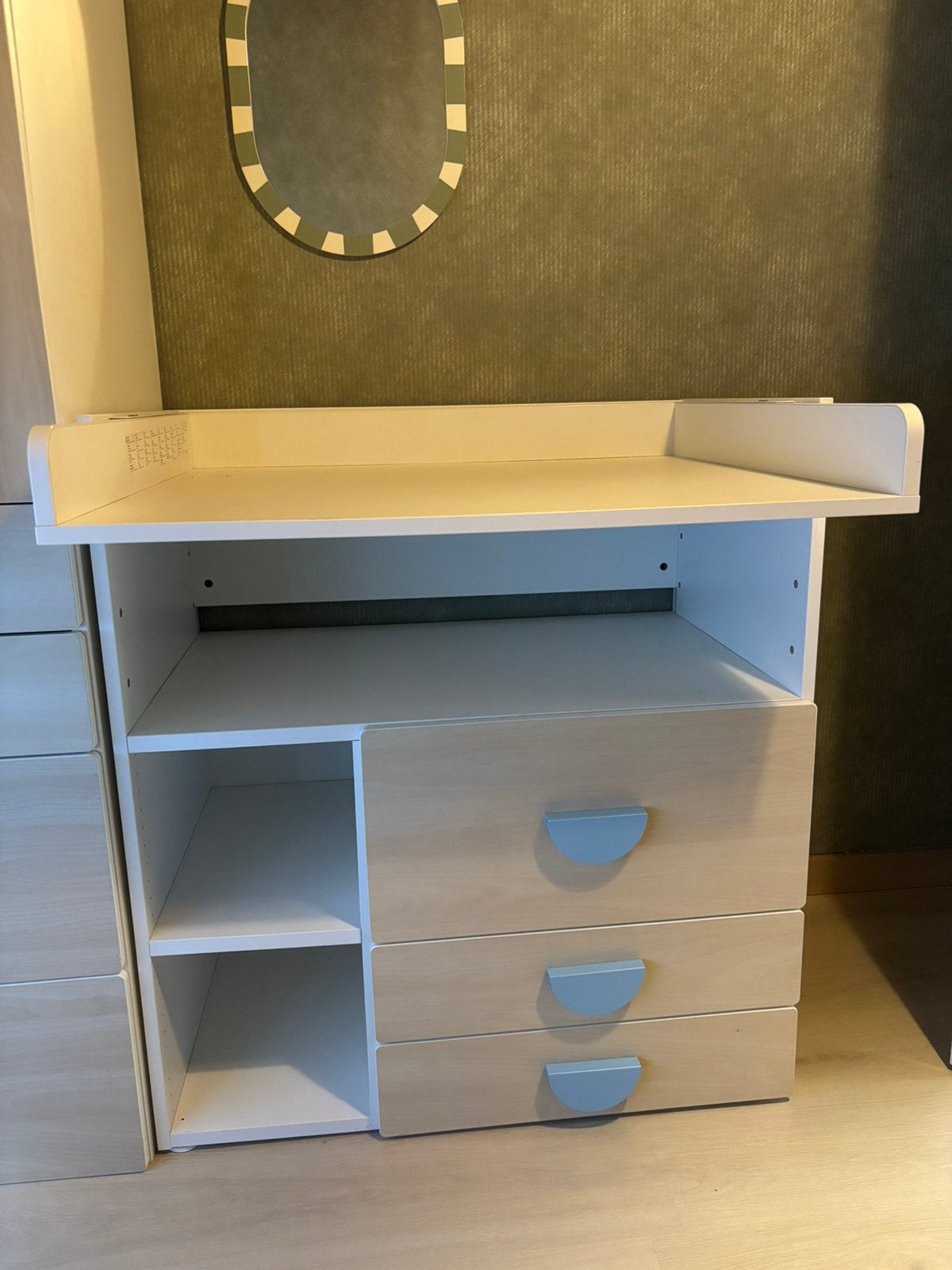 IKEA VERSCHONINGSTAFEL SMASTAD, Kinderen en Baby's, Kinderkamer | Commodes en Kasten, Ophalen, Gebruikt, Commode