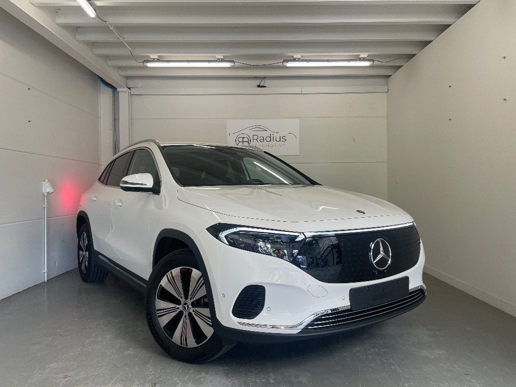 Mercedes-Benz - EQA250 - Trekhaak, Zwart, https://public.car-pass.be/vhr/0fe2912f-187b-47eb-80cf-83a281f2845b, Leder en Stof, Wit
