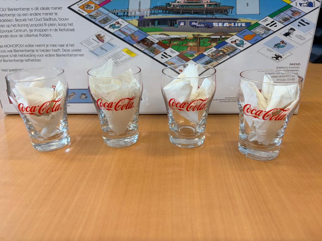 4 kleine vintage Coca Cola glaasjes, Ophalen of Verzenden, Zo goed als nieuw, Borrel- of Shotglas