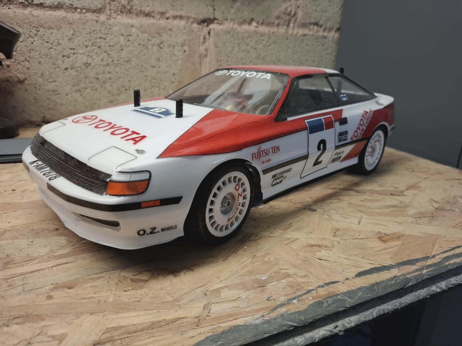 Toyota celica Tamiya TT02, Enlèvement ou Envoi, Comme neuf
