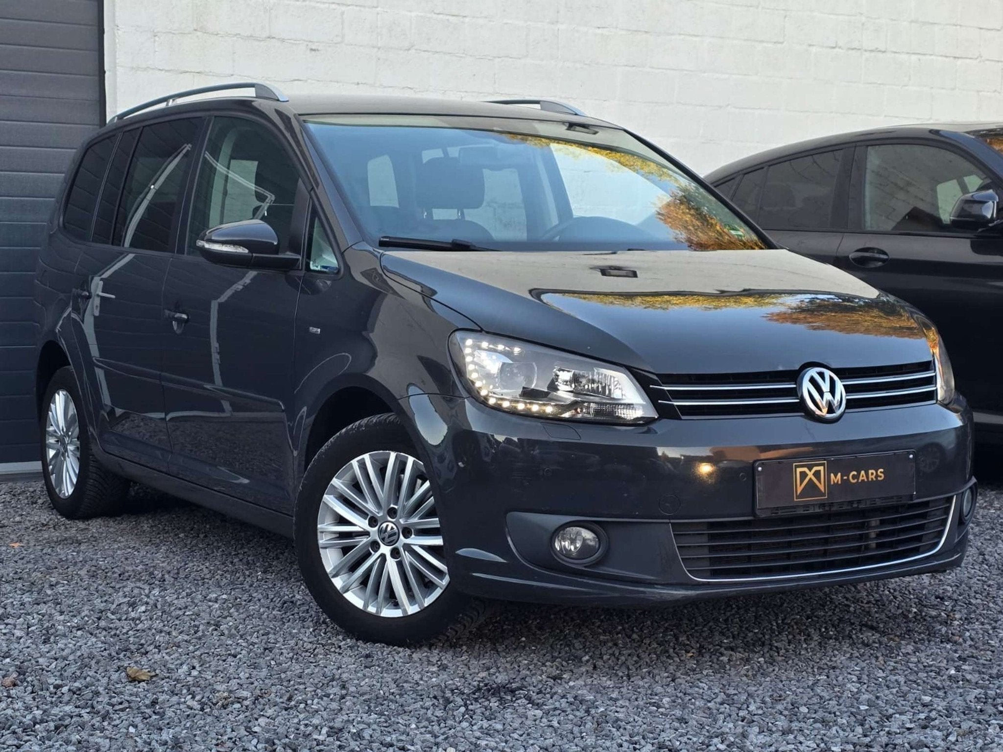 Volkswagen Touran DSG * 341000KM * (bj 2015, automaat), Auto's, Stof, Gebruikt, Zwart, Bedrijf