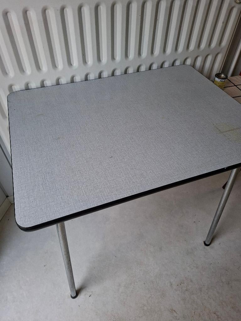 Table de cuisine, Maison & Meubles, Enlèvement, Comme neuf, Gris