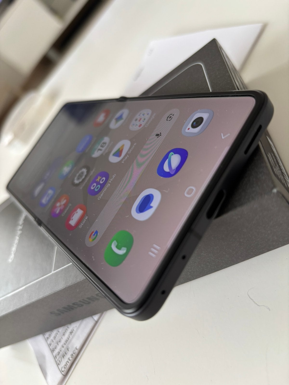 Samsung Galaxy Z Flip 8 (256gb) 1 week oud + Factuur, Telecommunicatie, Mobiele telefoons | Samsung, Ophalen of Verzenden, Zo goed als nieuw
