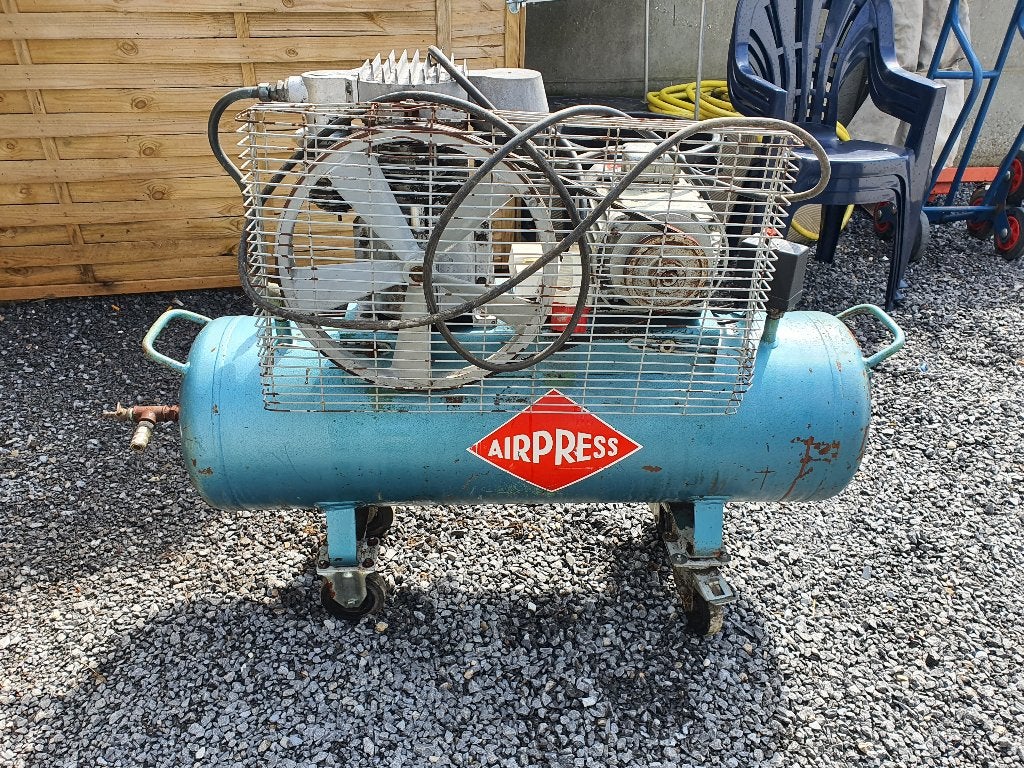 AIRPRESS Compressor K 300-600 14 bar 4 pk/3 kW 300 l tang, Doe-het-zelf en Bouw, Compressors, Ophalen, 400 tot 800 liter/min, Zo goed als nieuw