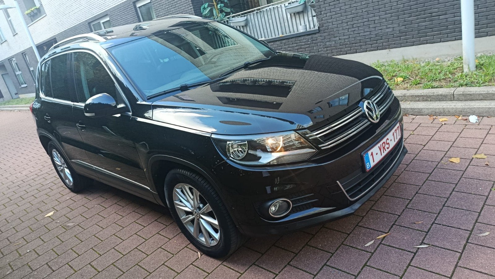 VW Tiguan 1.4 tsi benzine 2014 1eig 88.000km!!! leder navi, Autos, Boîte manuelle, Entretenue par le concessionnaire, Noir, 5 portes