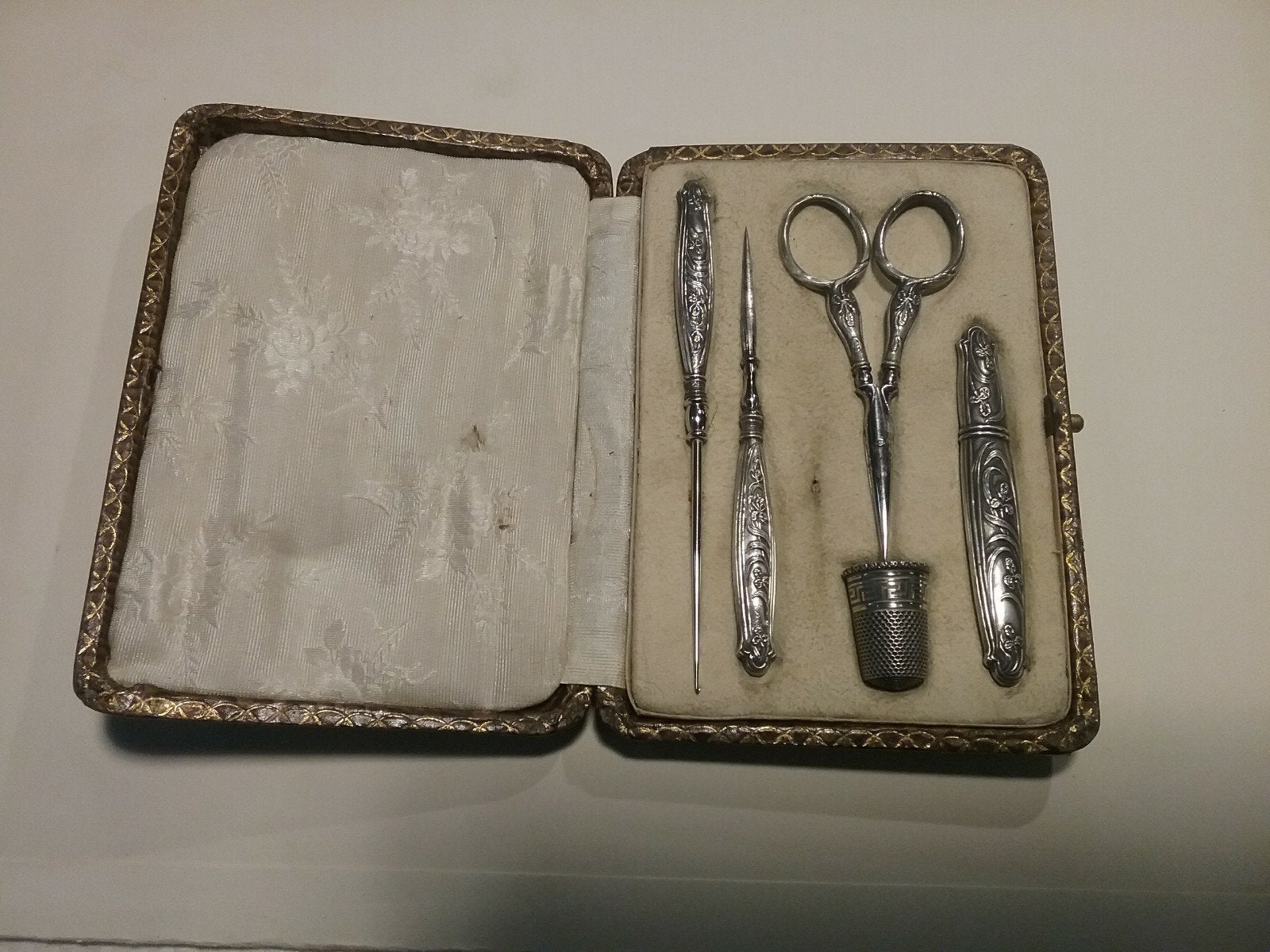 Ancien accessoires de couture, Enlèvement, Argent
