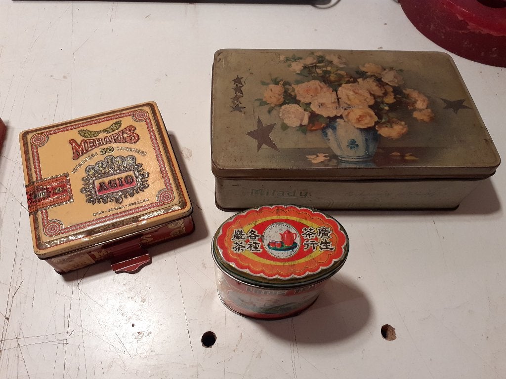 Vintage blikken dozen + fietsnummerplaatjes, Verzamelen, Ophalen of Verzenden, Gebruikt, Overige