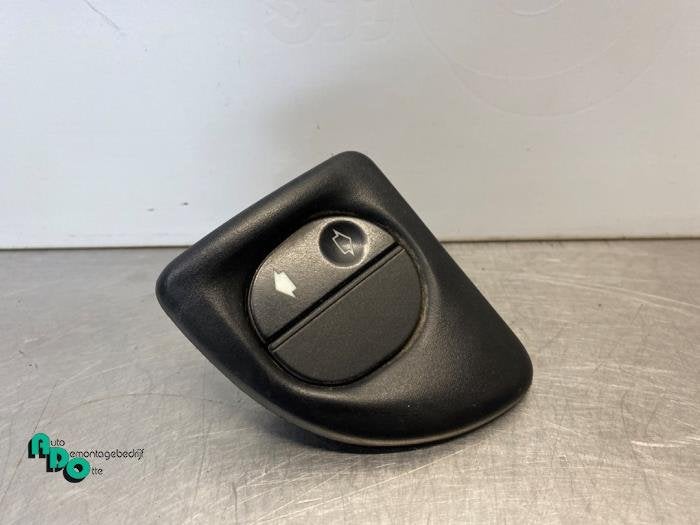 Commutateur vitre électrique d'un Ford Transit Connect (Tra, -, 3 mois de garantie, -, -