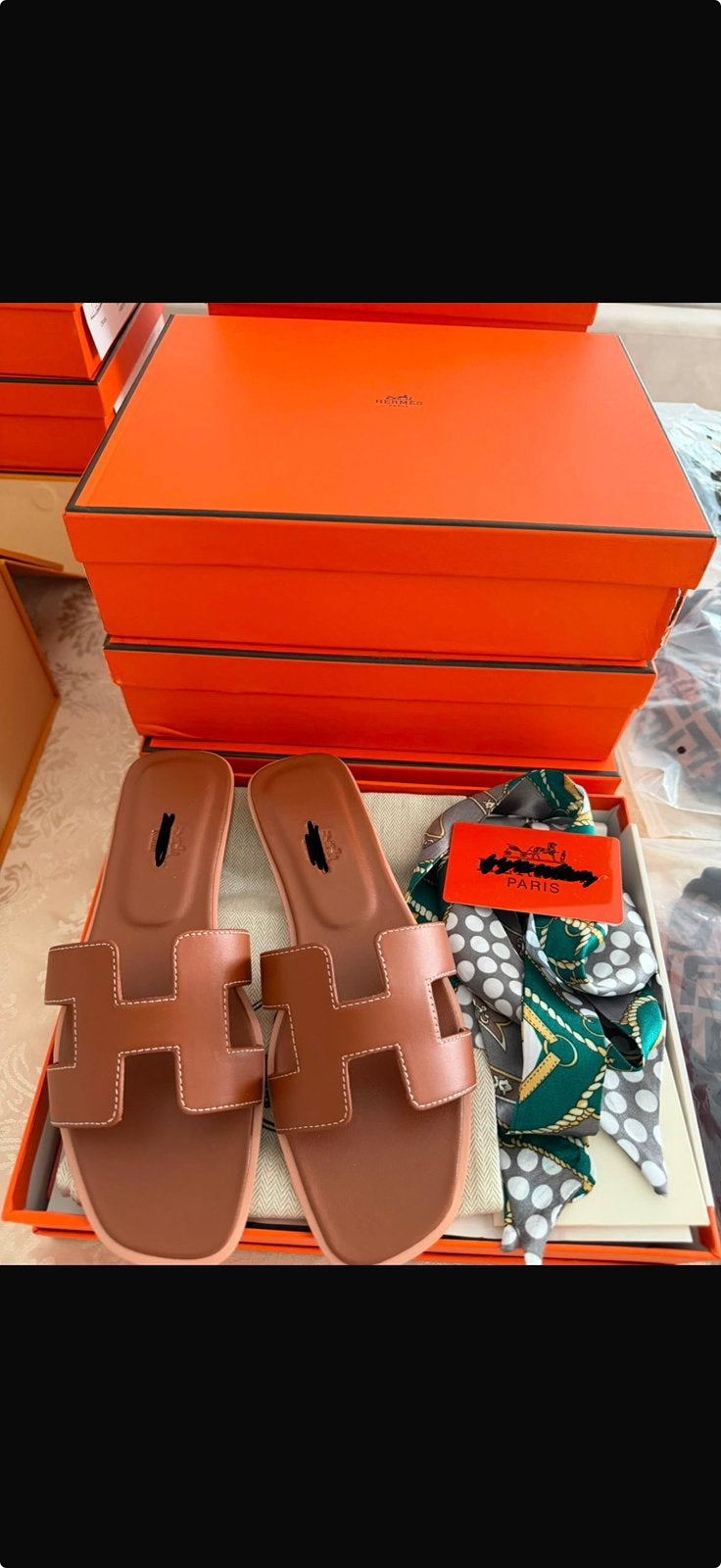 Claquette H oran a vendre 0489177438, Kleding | Dames, Schoenen, Ophalen of Verzenden, Nieuw