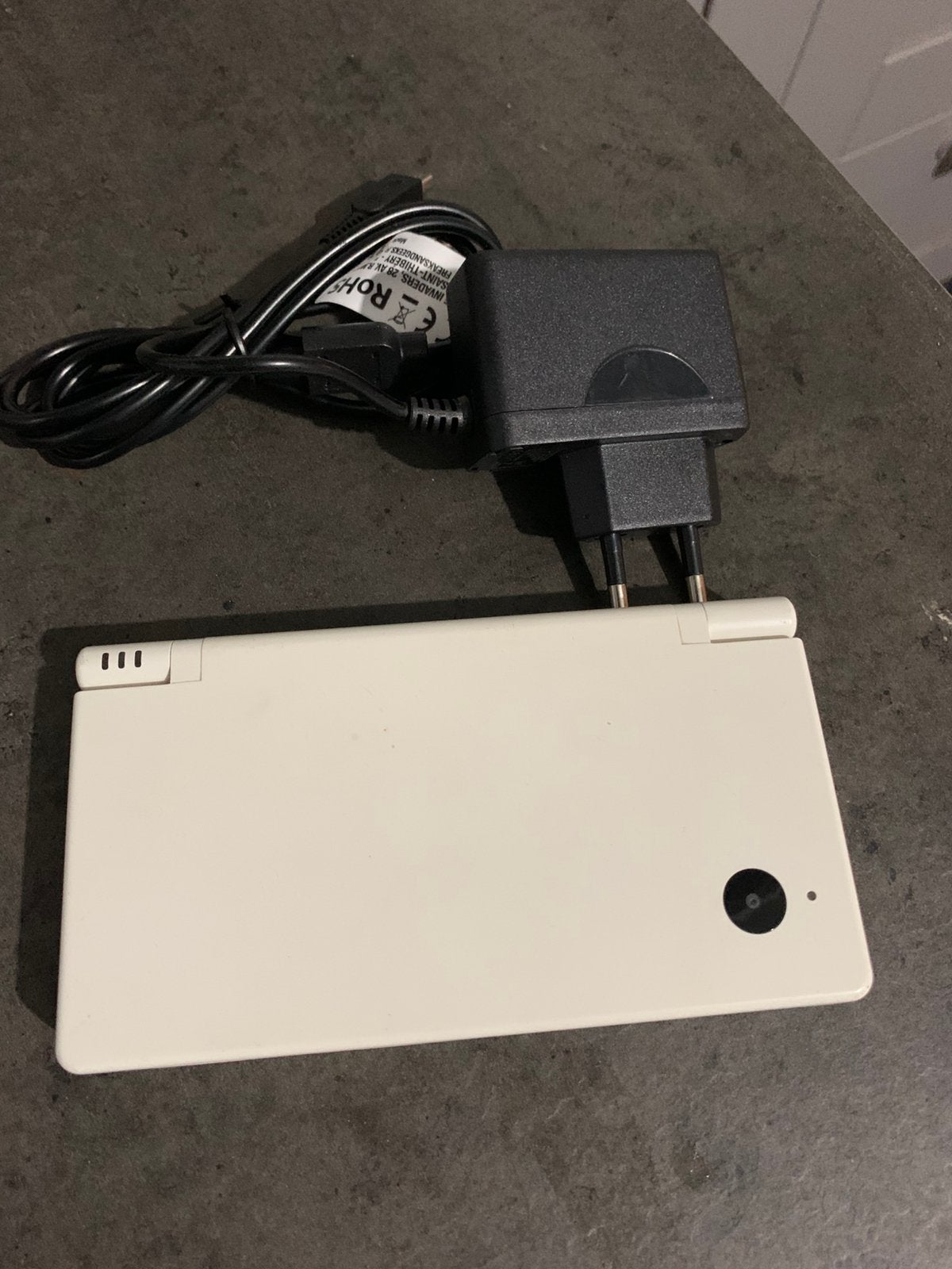 Nintendo DSi wit + oplader/functioneel, Games en Spelcomputers, Ophalen