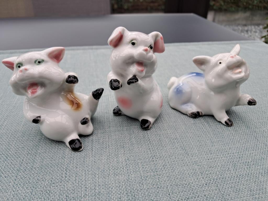 te koop : 3 mooie stenen beeldjes van varkentjes, Ophalen of Verzenden, Zo goed als nieuw, Dier