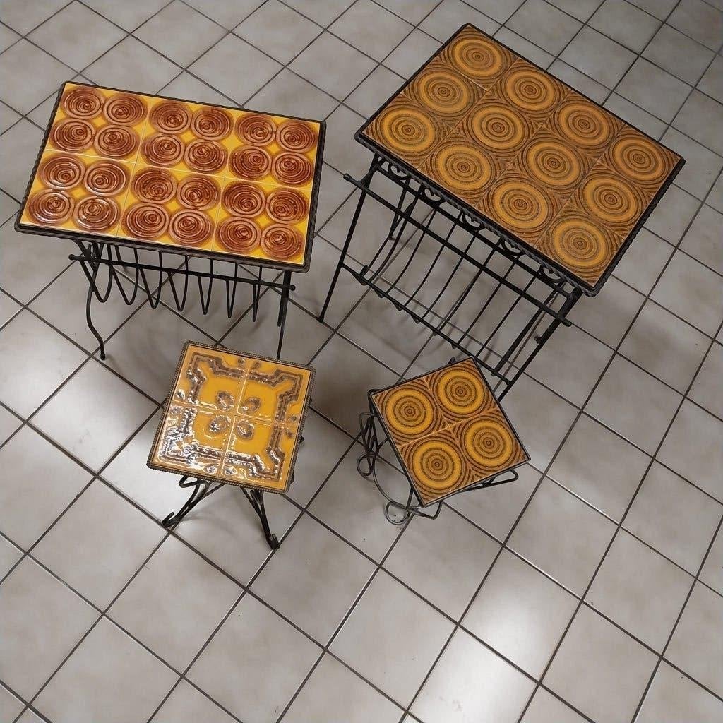 Prachtig vierdelig origineel vintage set bijzettafeltjes,, Antiek en Kunst, Ophalen