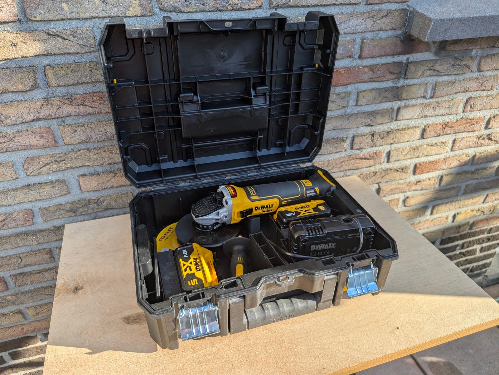 Meuleuse d'angle DeWalt DCG405 18V - Neuve complète (2 Batt), Bricolage & Construction, Outillage | Meuleuses, Enlèvement ou Envoi