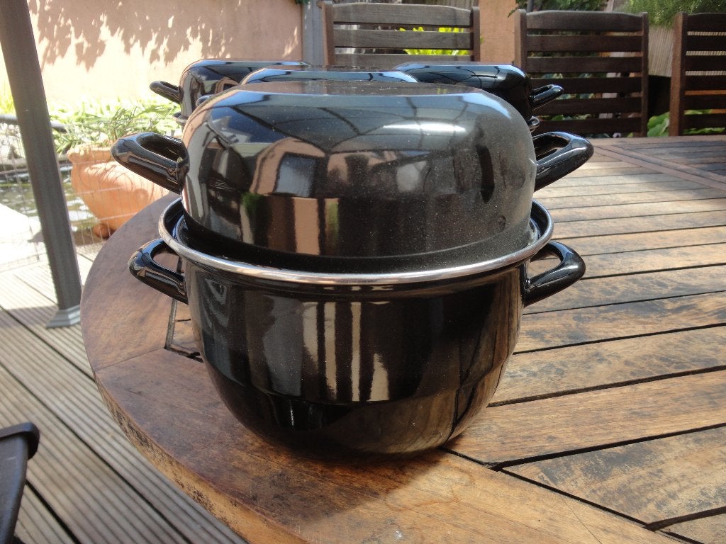 12 mosselpotten voor 1,5 kg, Maison & Meubles, Cuisine | Casseroles & Poêles, Enlèvement, Utilisé, Émail, Autres types