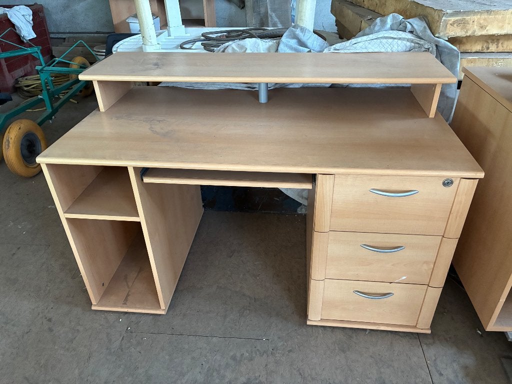 Bureau met opzetstuk, Huis en Inrichting, Bureaus, Ophalen, Opzetstuk, Gebruikt, Hout