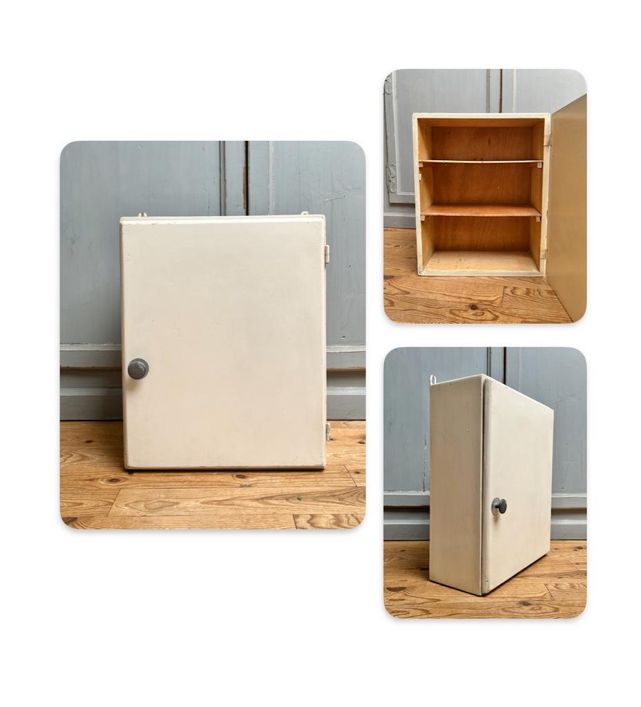 Armoire a pharmacie vintage bois creme, Enlèvement, Utilisé