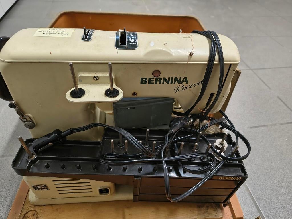 Bernina 530 Record - Zwitserse kwaliteit - Met accessoires, Ophalen, Gebruikt, Naaimachine, Bernina