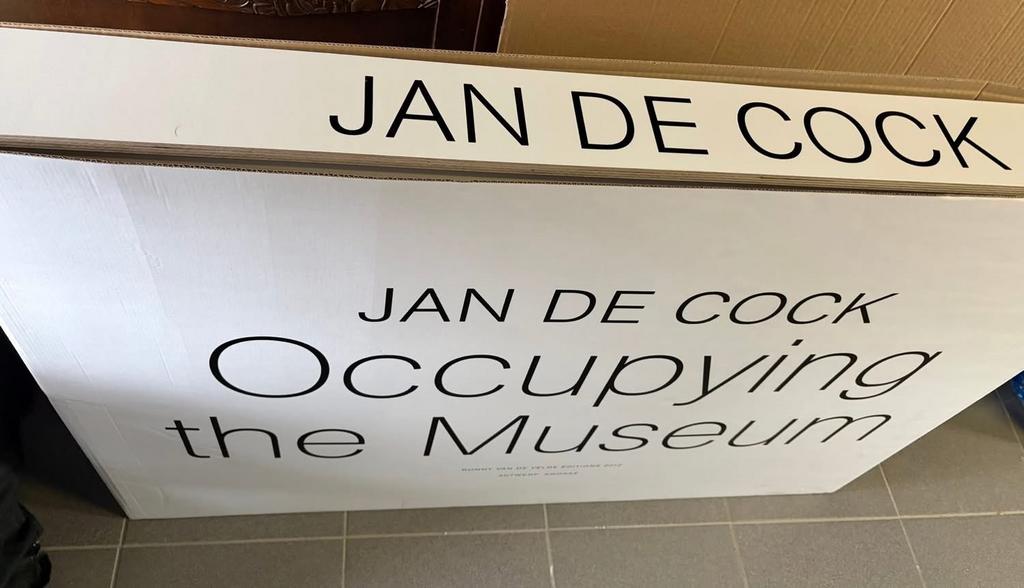 Box 80 prints Occupying the museum Jan De Cock, Antiek en Kunst, Kunst | Overige Kunst, Ophalen