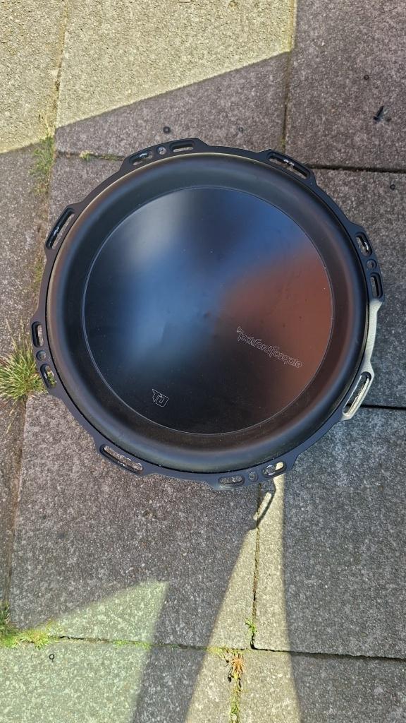 Muziekinstallatie auto, Ophalen
