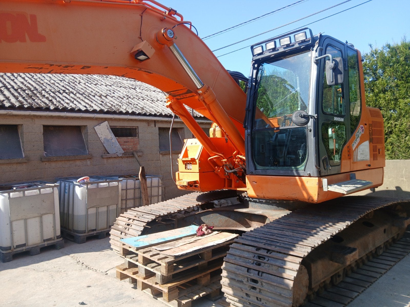 grue sur chenille doosan 235 lcr de 2014  6240 heures attach, Articles professionnels, Machines & Construction | Grues & Excavatrices