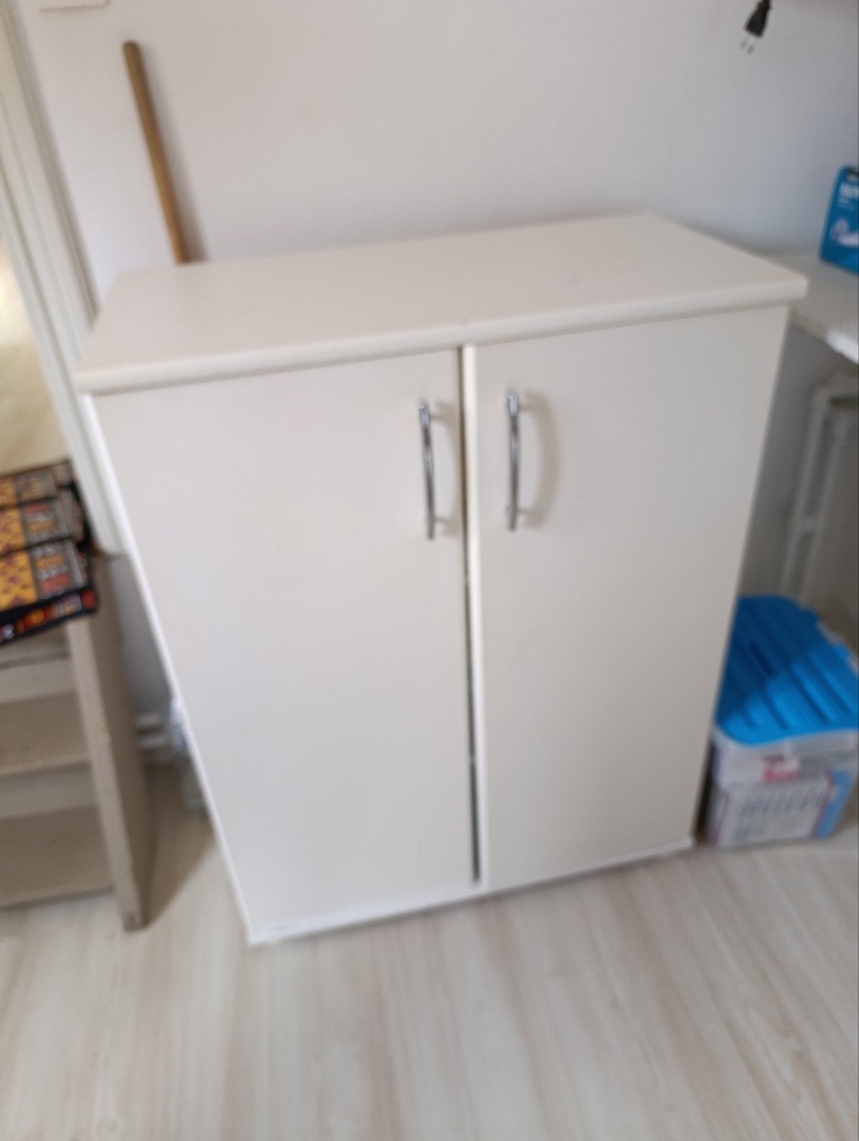 armoire blanche, Enlèvement