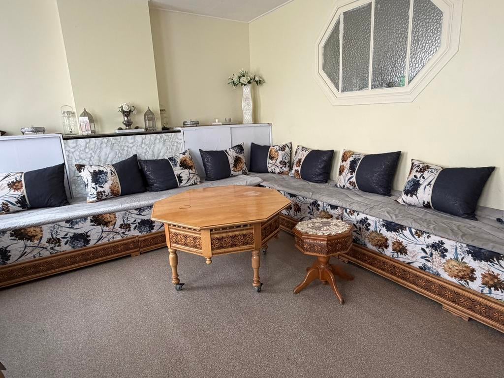 Le bois du salon marocain, la grand table et la petit, Ophalen of Verzenden