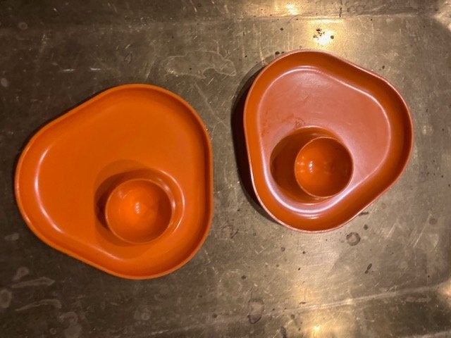 2 VINTAGE EIERDOPJES IN PLASTIEK  TEFAL 70''S ORANJE.  NIEUW, Ophalen of Verzenden, Huis en Inrichting