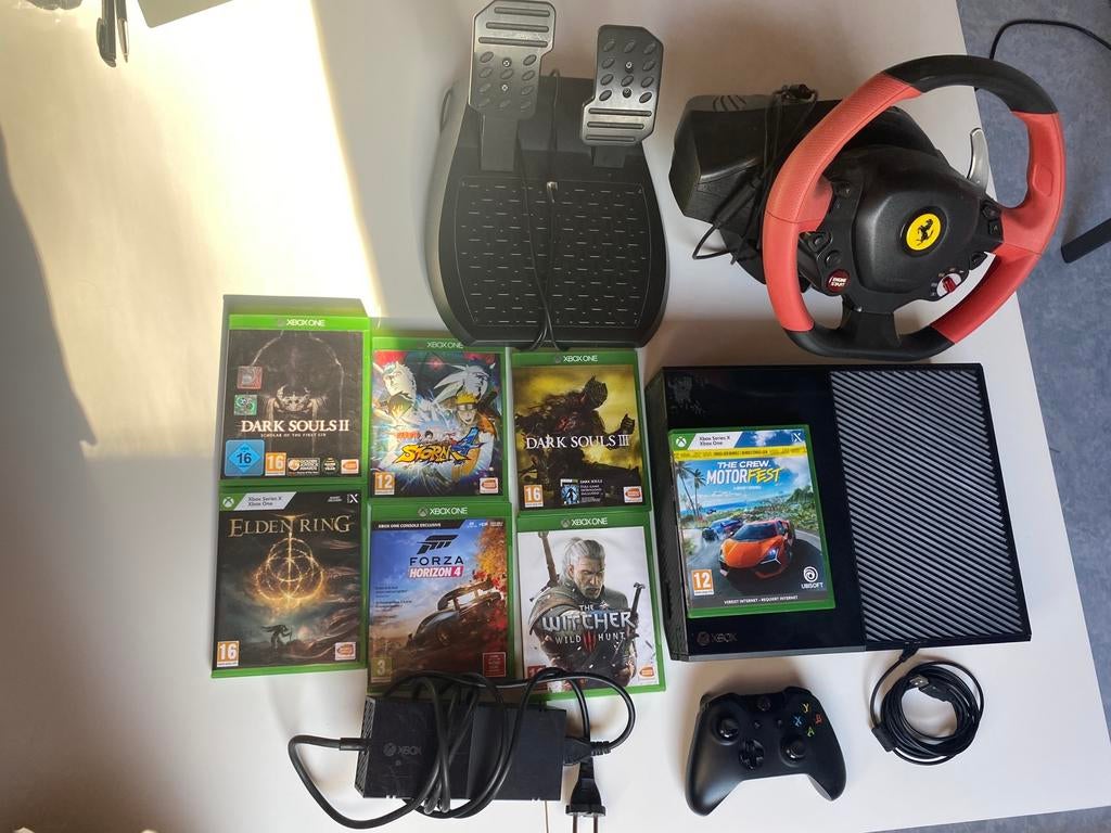 Xbox One 500GB + Volant Ferrari Thrustmaster négociable, Enlèvement, Comme neuf, Xbox One