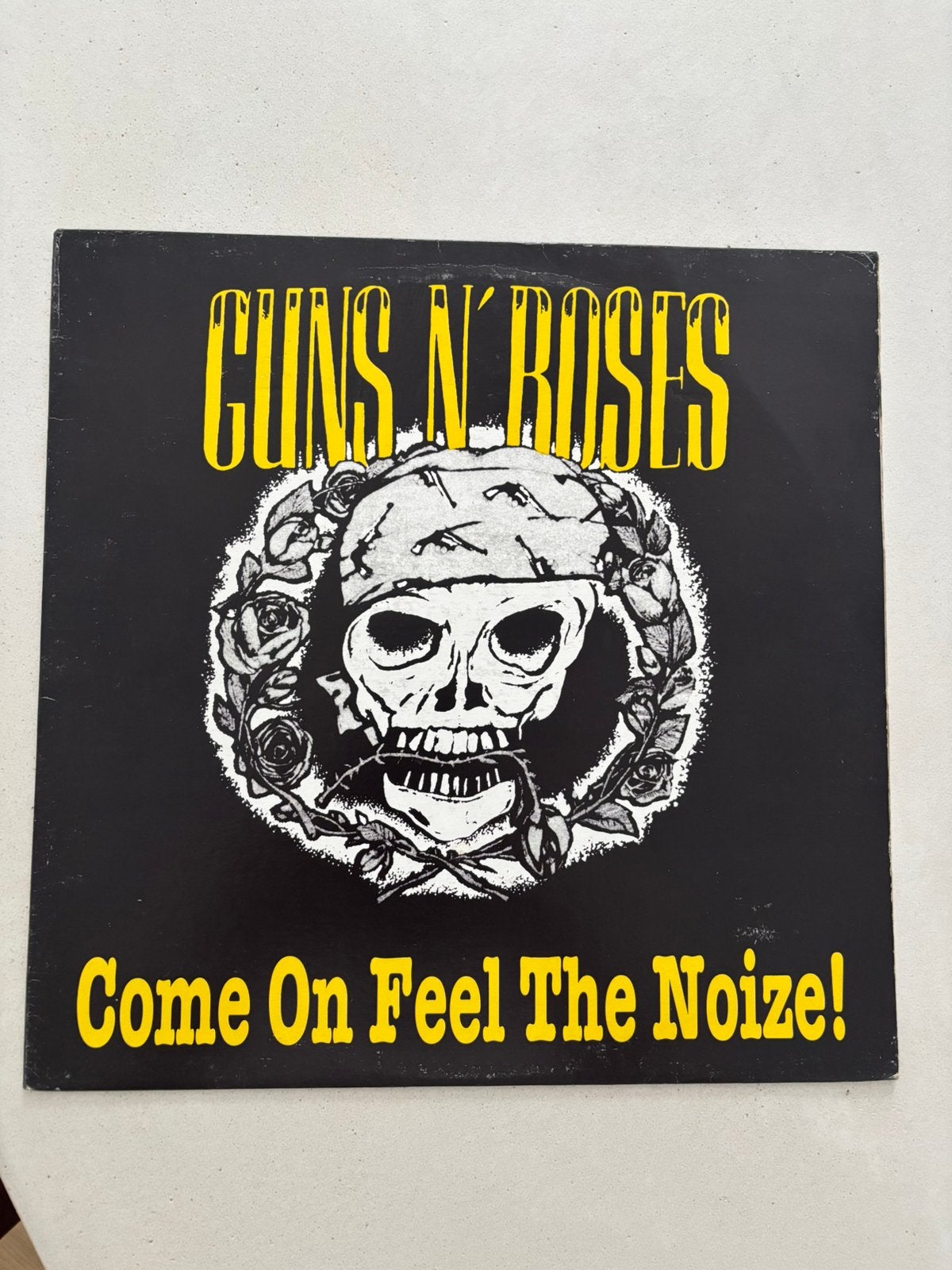 1991 Lp guns n roses - come on feel the noize live,vinyl red, CD & DVD, Vinyles | Hardrock & Metal, Enlèvement ou Envoi, Comme neuf